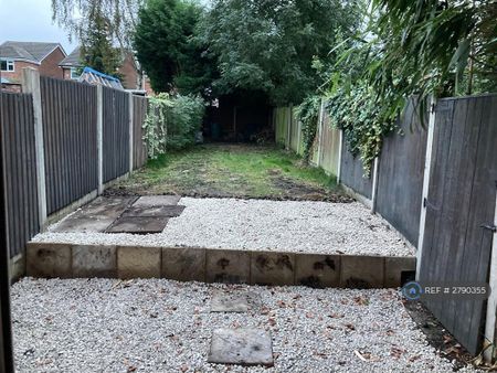 2 bedroom terraced house to rent - Photo 2