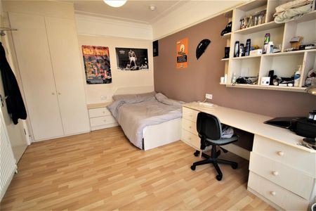 6 bedroom terraced house to rent - Photo 4