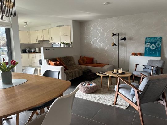Instapklaar en comfortabel appartement met 2 slaapkamers, lift, terras en ondergrondse autostaanplaats – in het centrum van Hasselt - Photo 1