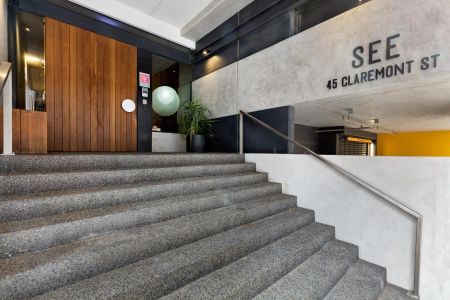 Stylish South Yarra Apartment in a Premium Lifestyle Precinct! - Photo 5