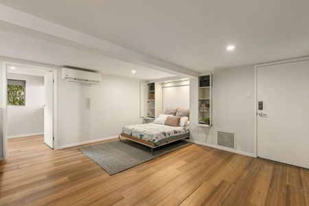 Chapel Hill Family Home in Peaceful Leafy Setting - Photo 4