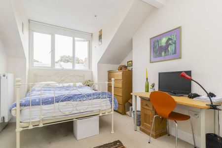 4 bedroom flat to rent - Photo 3