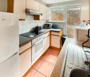 First Floor Back, 15 Boulter Street, Oxford OX4 1AX - Photo 4