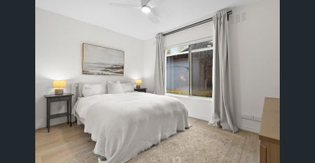 Ground-Floor Home, Exceptional Outdoor Space, Parkside Location - Photo 5