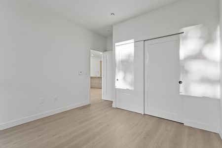 2161 Melrose - Photo 2