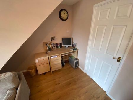 3 bedroom semi-detached house to rent - Photo 4