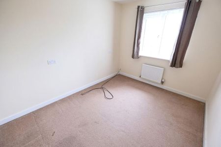 3 bedroom end of terrace house to rent - Photo 4