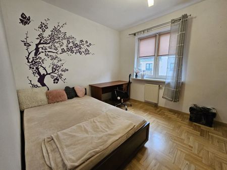 Przestronne dwupokojowe z balkonem blisko metra 54.6 m² - Photo 5