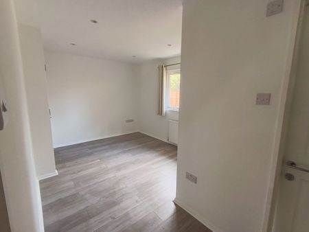 Rossway, Berkhamsted - Photo 4