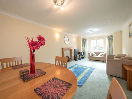2 bedroom apartment to rent - Photo 4