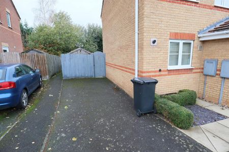 2 bedroom end of terrace house to rent - Photo 2