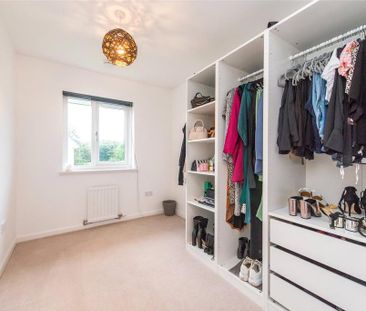 2 bedroom end of terrace house to rent - Photo 2