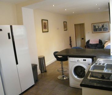 5 Bed Terraced House, Lorne Road, LE2 - Photo 4