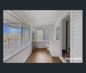 Charming Three-bedroom with a Large Backyard! - Photo 6