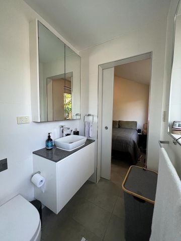 Dulwich Hill - Photo 2