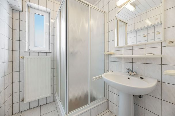 RUIM APPARTEMENT (92M²) MET 2 SLAAPKAMERS EN BIJHORENDE GARAGE IN DE NABIJHEID VAN LEOPOLDSBURG CENTRUM - Photo 1