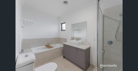 Modern 3-Bedroom in Great Location - Photo 3