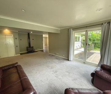 4 bedrooms + study lifestyle block - Photo 1