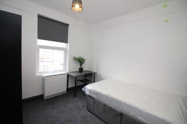 1 bedroom in a house share to rent - Photo 1