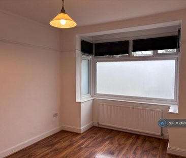 3 bedroom terraced house to rent - Photo 6