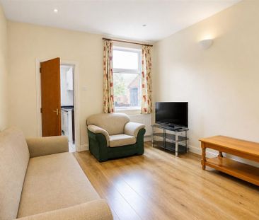 5 bedroom house to rent - Photo 1