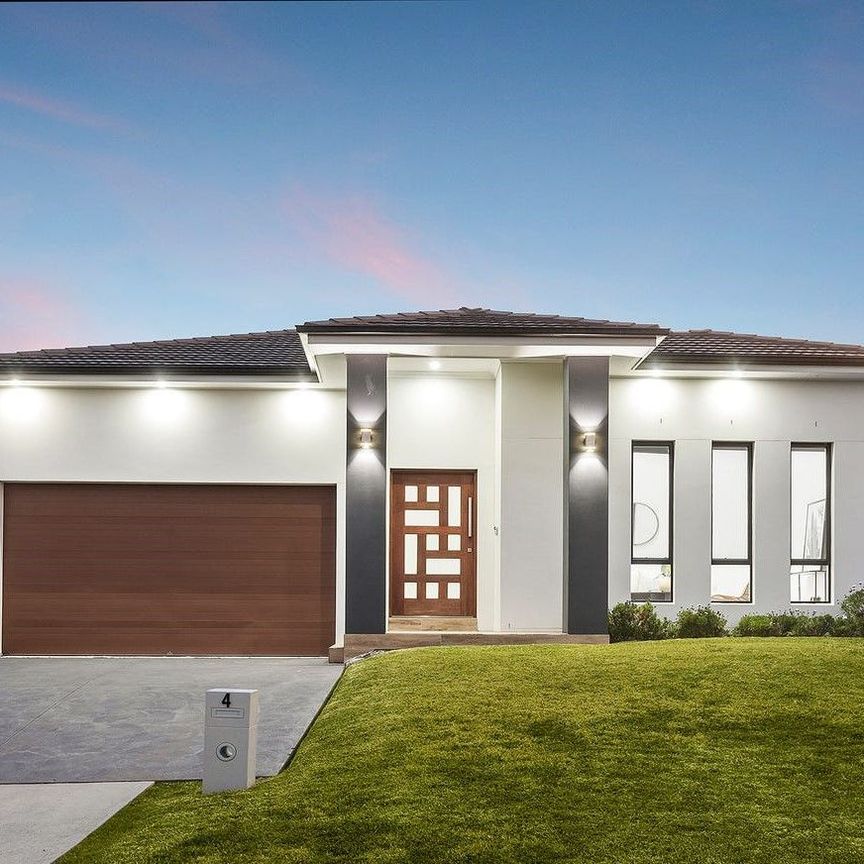 Live in Luxury - Spacious Four Bedroom Dream Home for Lease - Photo 1