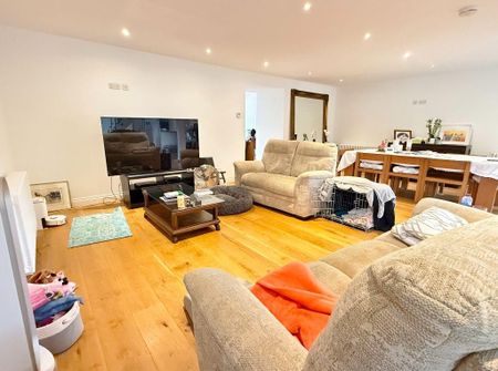 5 bedroom semi-detached house to rent - Photo 4