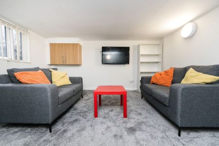 Hessle Terrace, Leeds - Photo 2