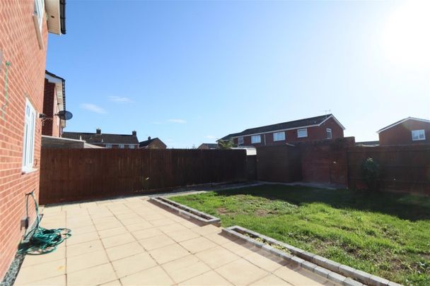 Harvard Avenue, Honeybourne, Evesham - Photo 1