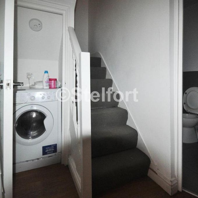 4 bedroom flat to rent - Photo 1