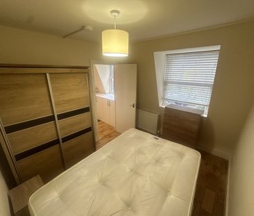 3 Bed Flat, Old Kent Road, SE15 - Photo 4