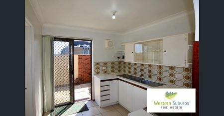 Spacious two bedroom ground floor apartment - Photo 4