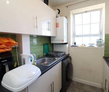 Room in a Shared Flat, Mersey House, N7 - Photo 6