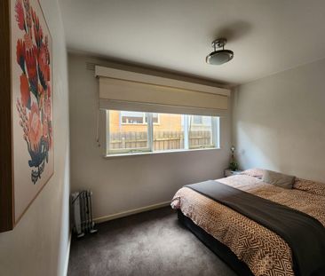 St Kilda East - Photo 6