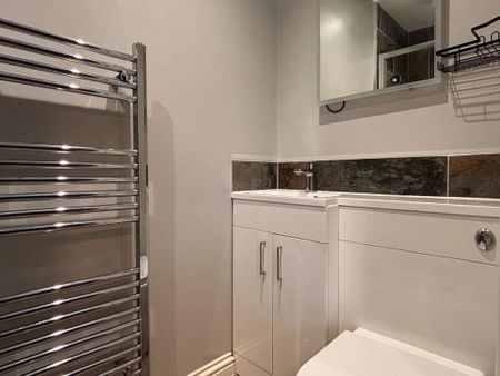 1 bedroom in a house share to rent - Photo 5