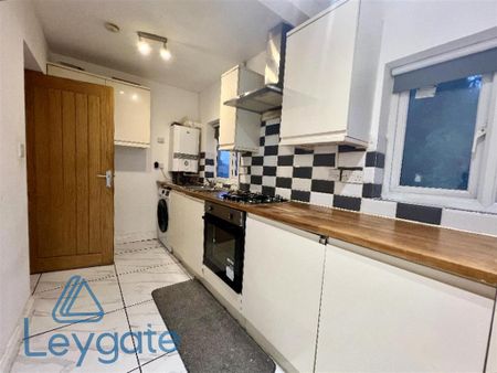 2 bedroom flat to rent - Photo 5