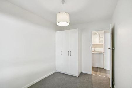 Fully Renovated Apartment in the Heart of Shenton Park - Photo 5