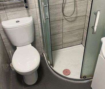 1 bedroom in a house share to rent - Photo 6