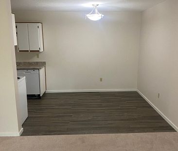 BEVAN TERRACE 2 BD / 1 BA - Photo 2