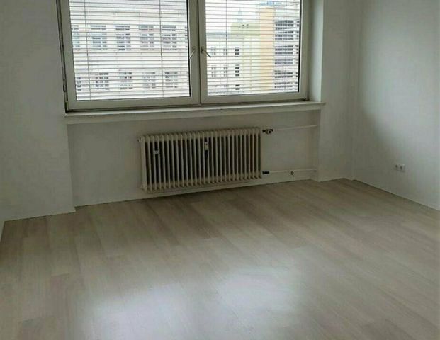 Helle 1,5-Zimmer Wohnung in Hofkamp 24, Wuppertal-Elberfeld! - Foto 1