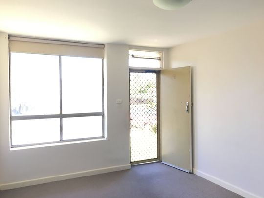 Perfect One Bedroom Unit&excl; - Photo 1