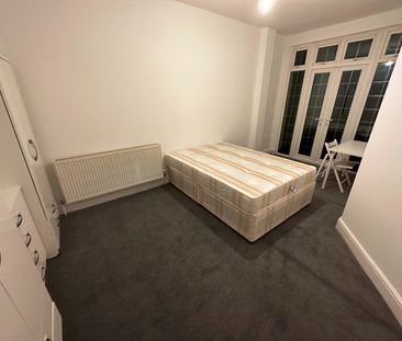 Room in a Shared House, Muswell Hill Broadway, N10 - Photo 3