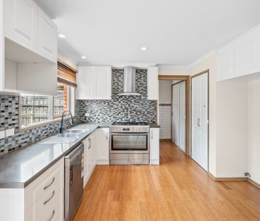 PERFECT FAMILY HOME IN A PRIME HOPPERS CROSSING LOCATION - Photo 5