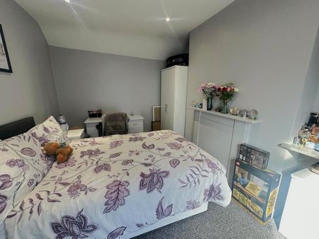 3 bedroom terraced house to rent - Photo 2