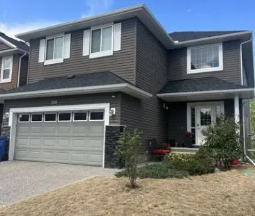 Walkout basement 2 bedroom | 208 Everhollow Street Southwest, Calgary - Photo 1