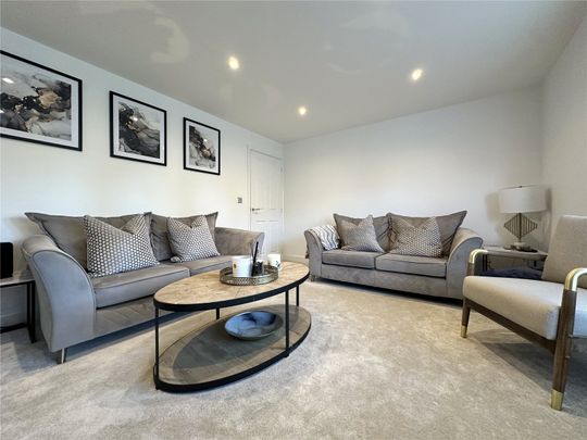 32, Falling Foss Way, Bramhope, LS16 9FP - Photo 1