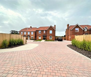 A 3 Bedroom Semi-Detached House Instruction to Let in Hailsham - Photo 1