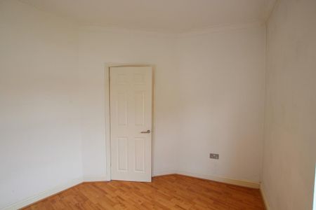 3 bedroom apartment to rent - Photo 4