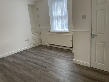 3 bedroom House To Let - Photo 5