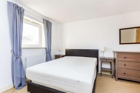 Blake House, Gunwharf Quays, PO1 - Photo 3